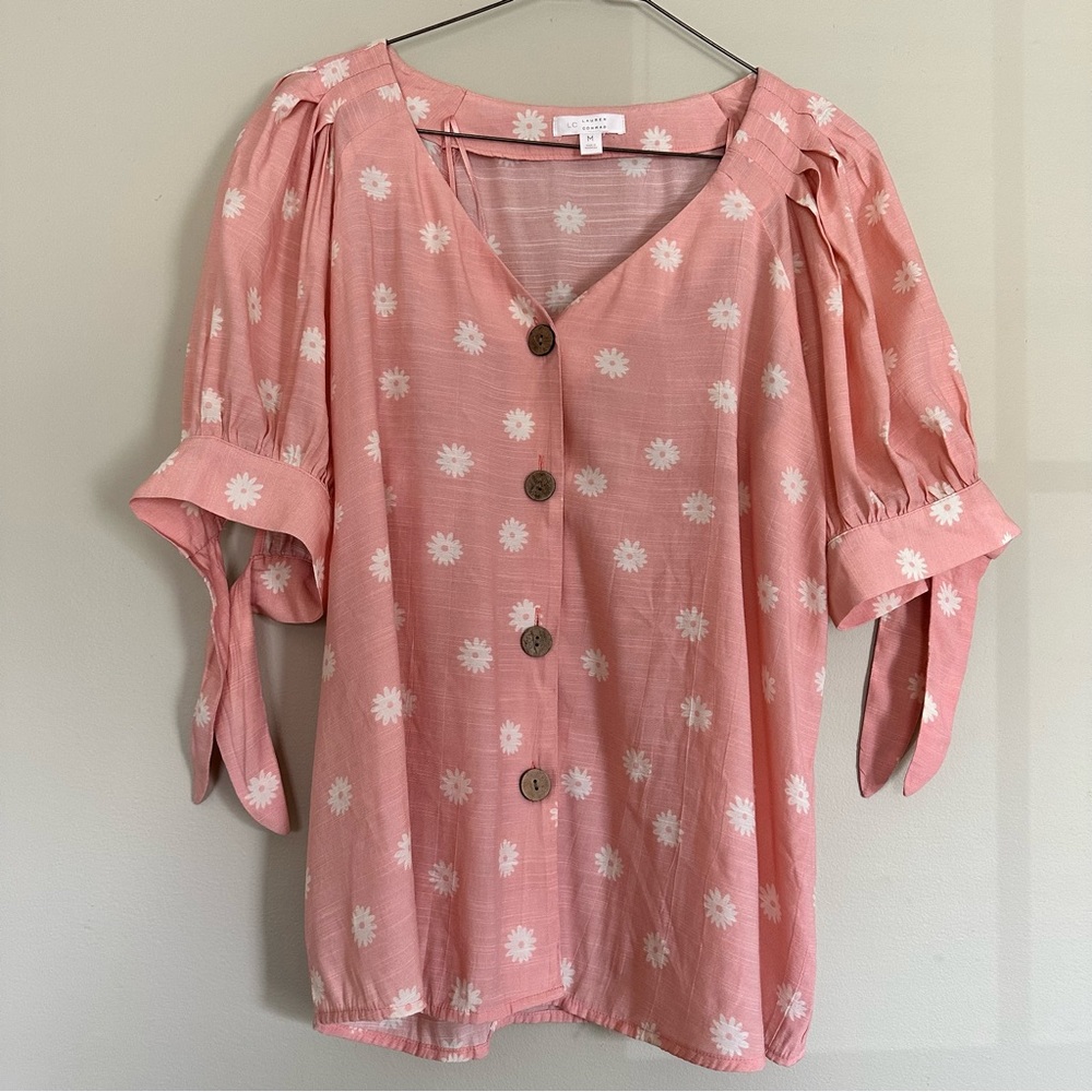 Pink floral blouse size M rayon cottage style Top.